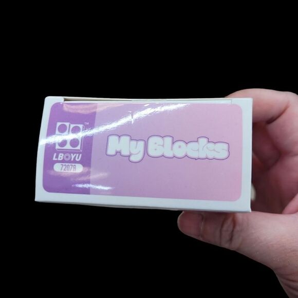 Brand New Disney Daisy Bricks Lego Figure - Picture 3 of 5